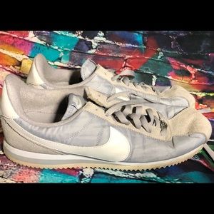 Mens Size 10 & 1/2 Nike Cortez